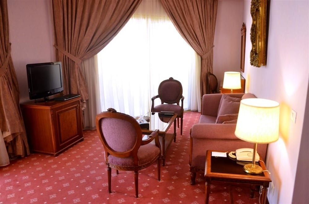 Serenada Golden Palace - Boutique Hotel Beirut 48/75