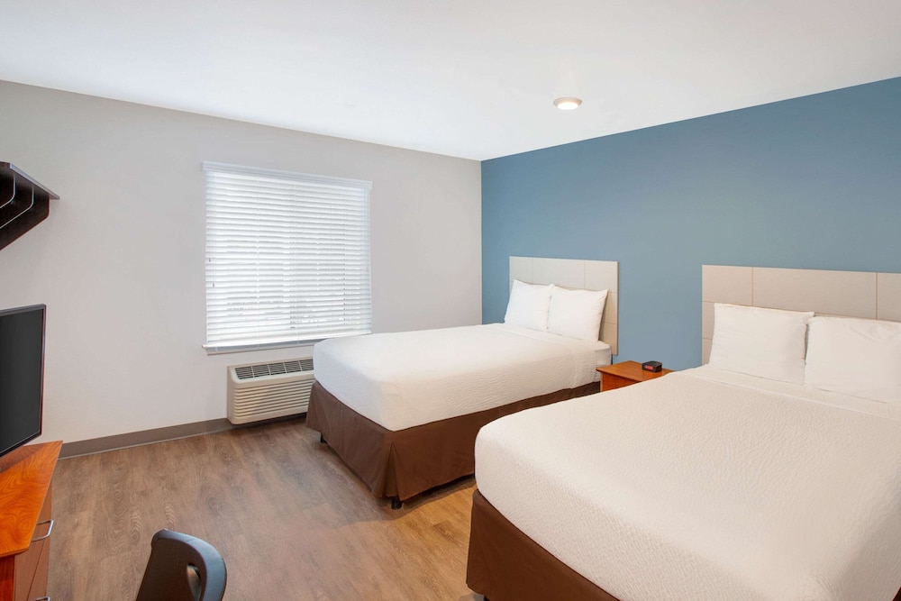 STANDARD, 2 DOUBLE BEDS