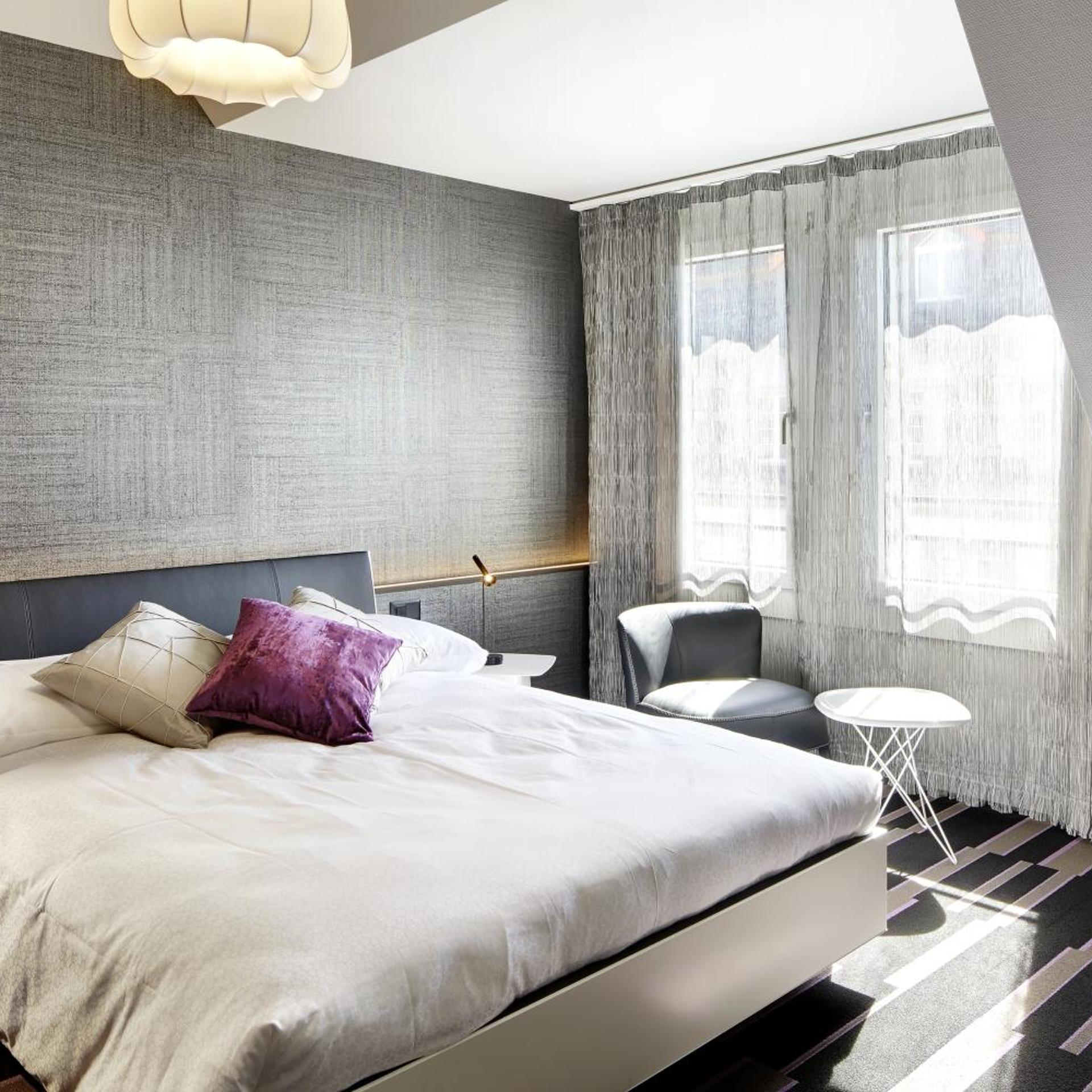 Lifestyle, King Bed