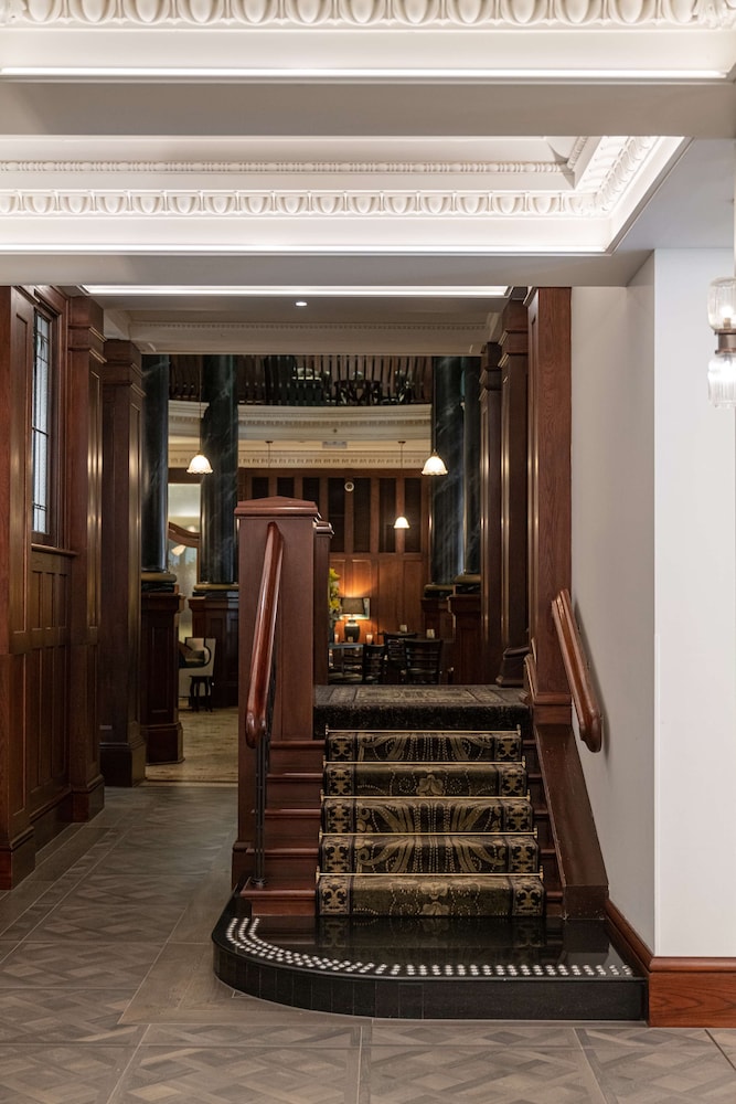 Rendezvous Hotel Melbourne 12/64