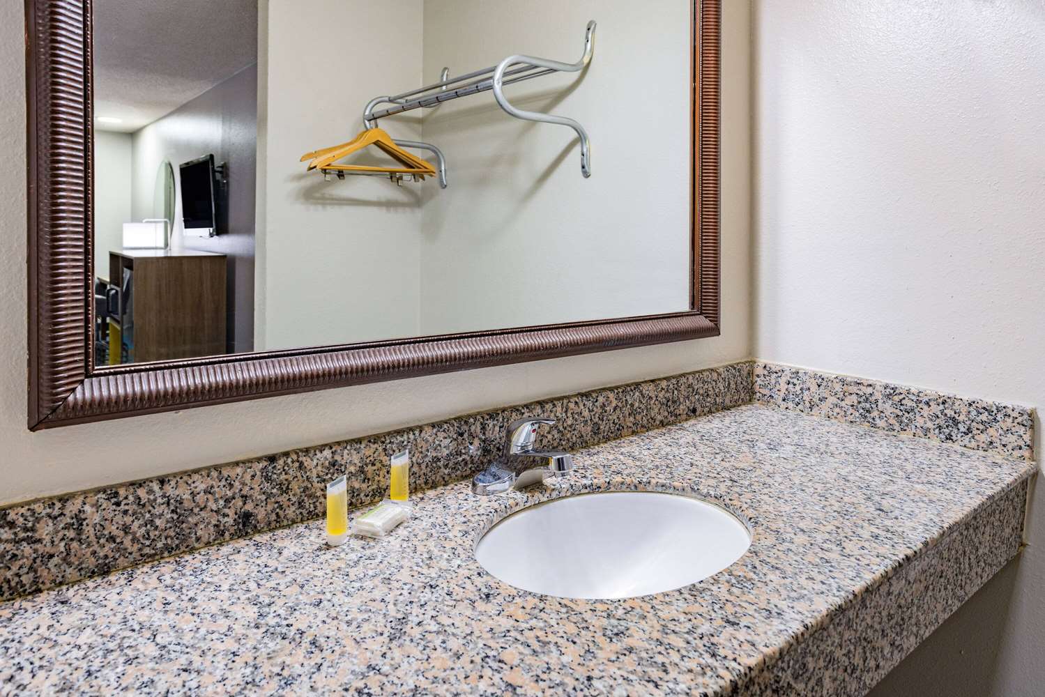 Days Inn by Wyndham Barnwell 28/29