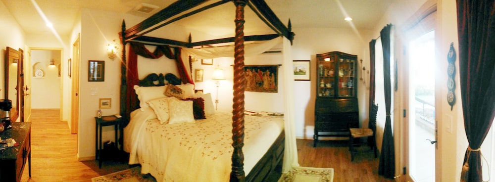 Red Horse Vineyard Bed & Breakfast 42/66