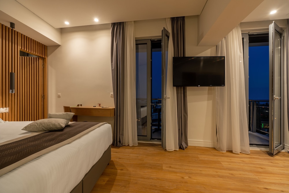 Glyfada Riviera Hotel 20/35