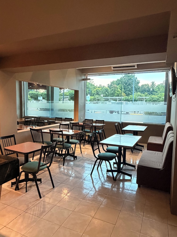 Plaza Inn Express 31/40