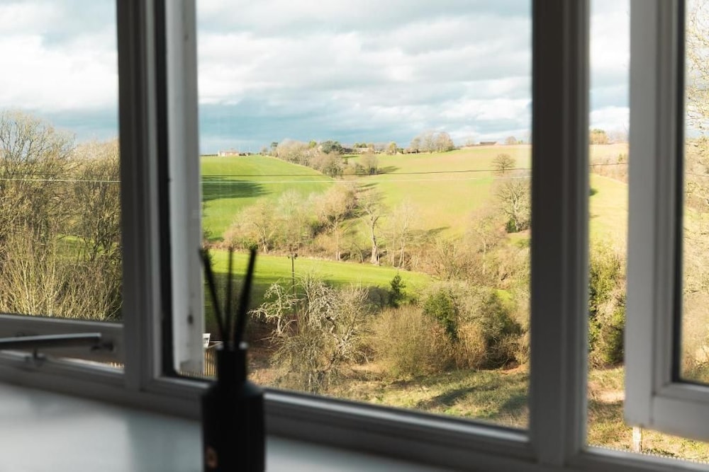 The Manor Arms Inn 28/37