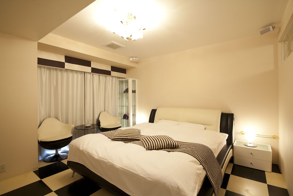غرفة قياسية بسرير كوين، V Hotel - Adults Only 2/10