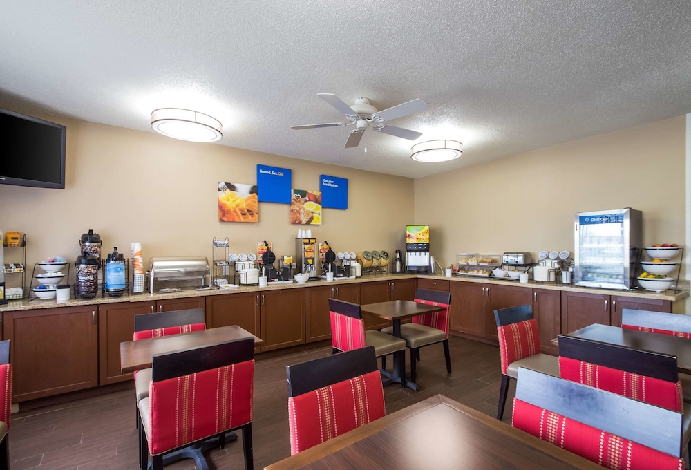 Quality Inn & Suites Green Bay - Ashwaubenon 37/50