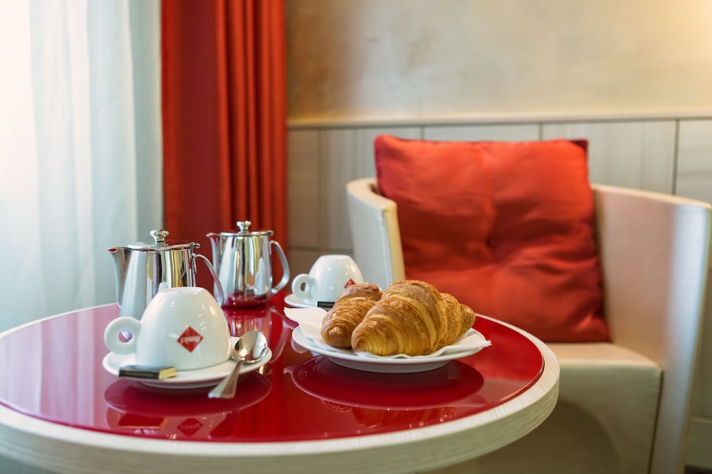 HOTEL ST GOTTHARD 67/84