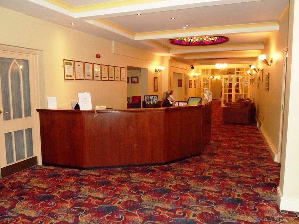Three Queens Hotel 3/50