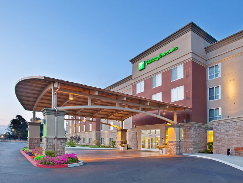 Holiday Inn Hotel Suites Oakland Airport 70/77