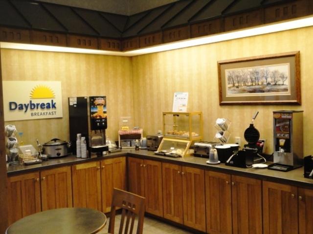 Days Inn By Wyndham Rapid City 17/39