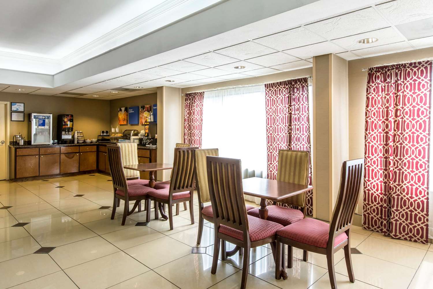 Comfort Inn and Suites Thomson 27/36