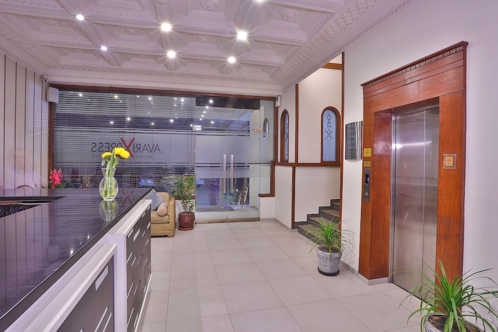 Avari Xpress Faisalabad 11/60