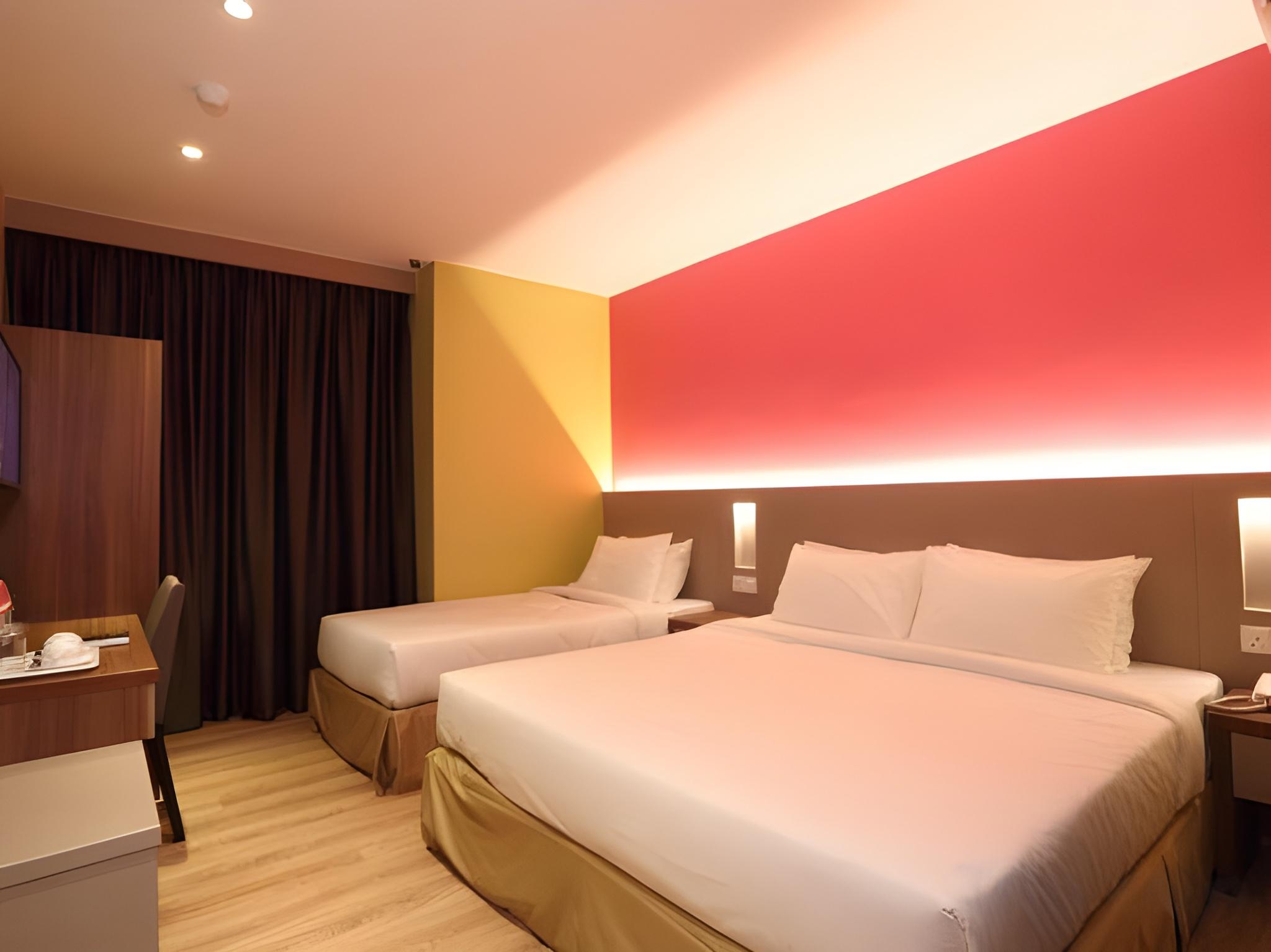 Yee Hotel 15/34