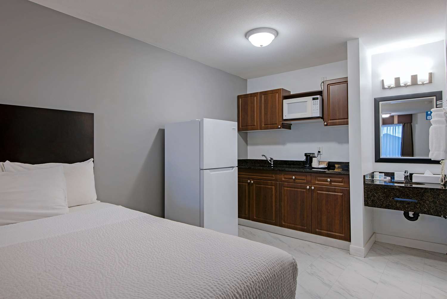 Travelodge By Wyndham Kamloops Mountview 4/69