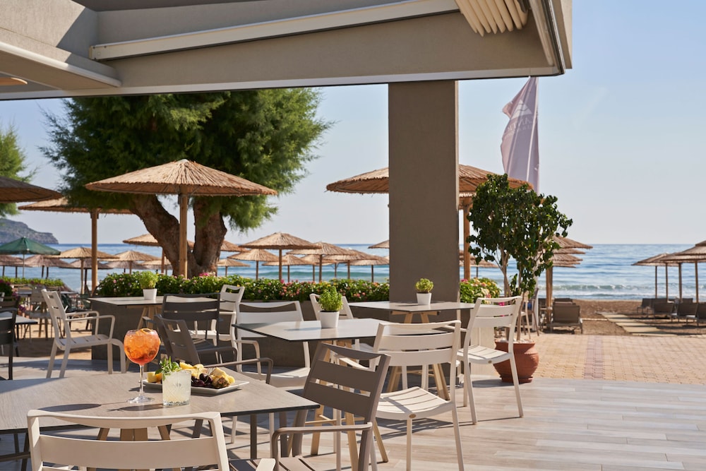Atlantica Amalthia Beach Hotel 46/65