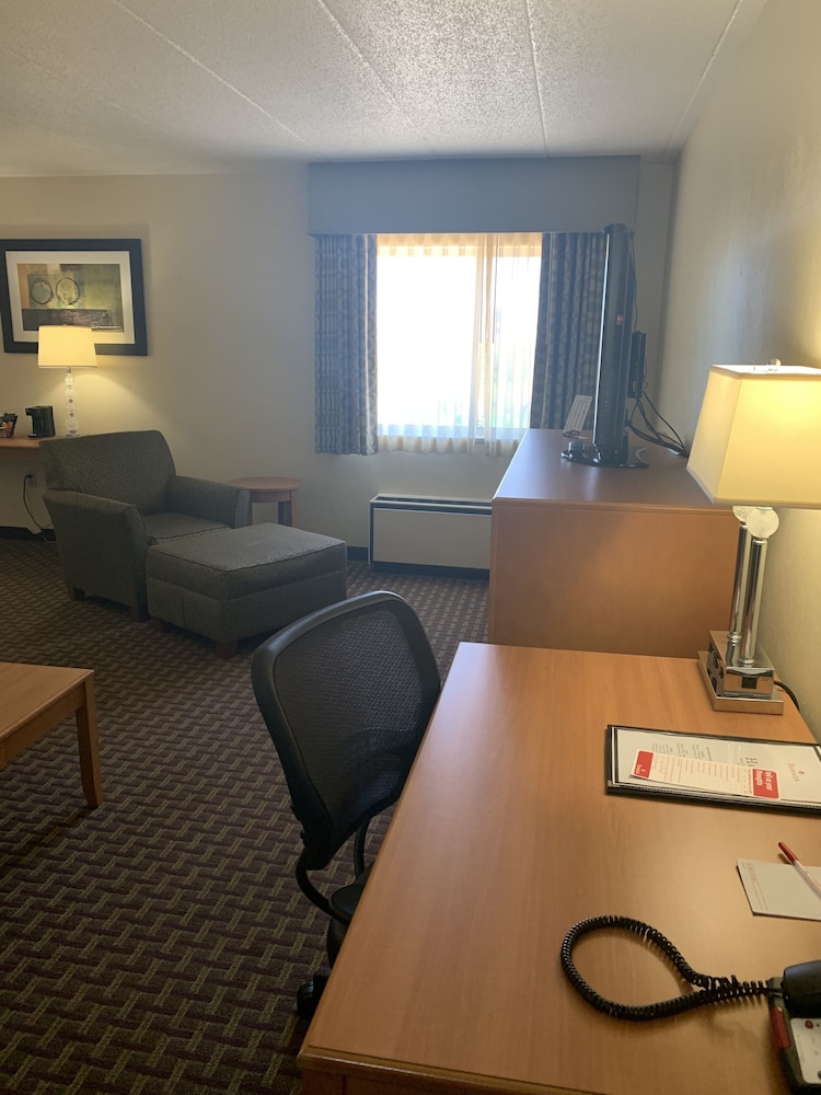 Ramada by Wyndham Marquette 39/59