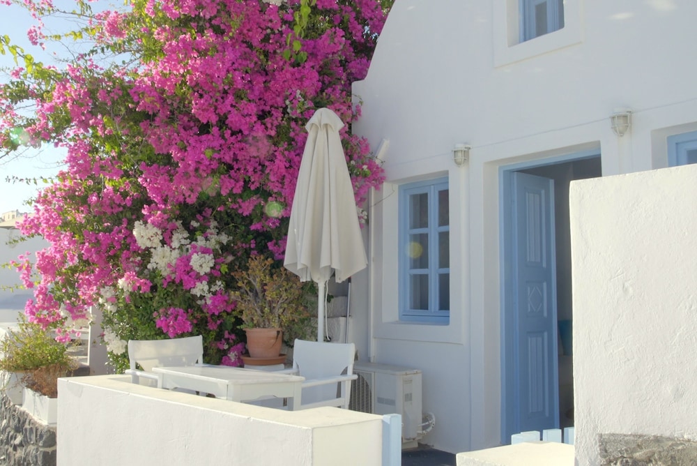 Oia Memories Suites 1/16