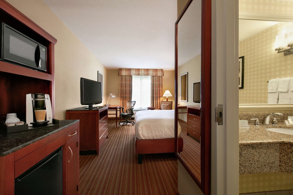 Hilton Garden Inn Fort Myers Airport/FGCU 28/36