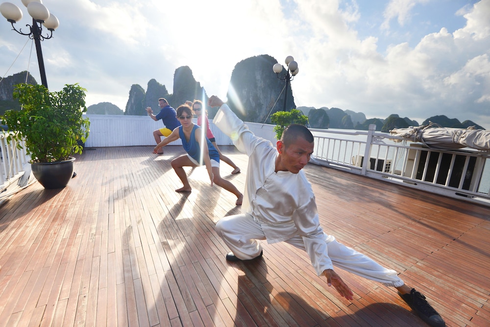 Signature Royal Halong Cruise 33/36