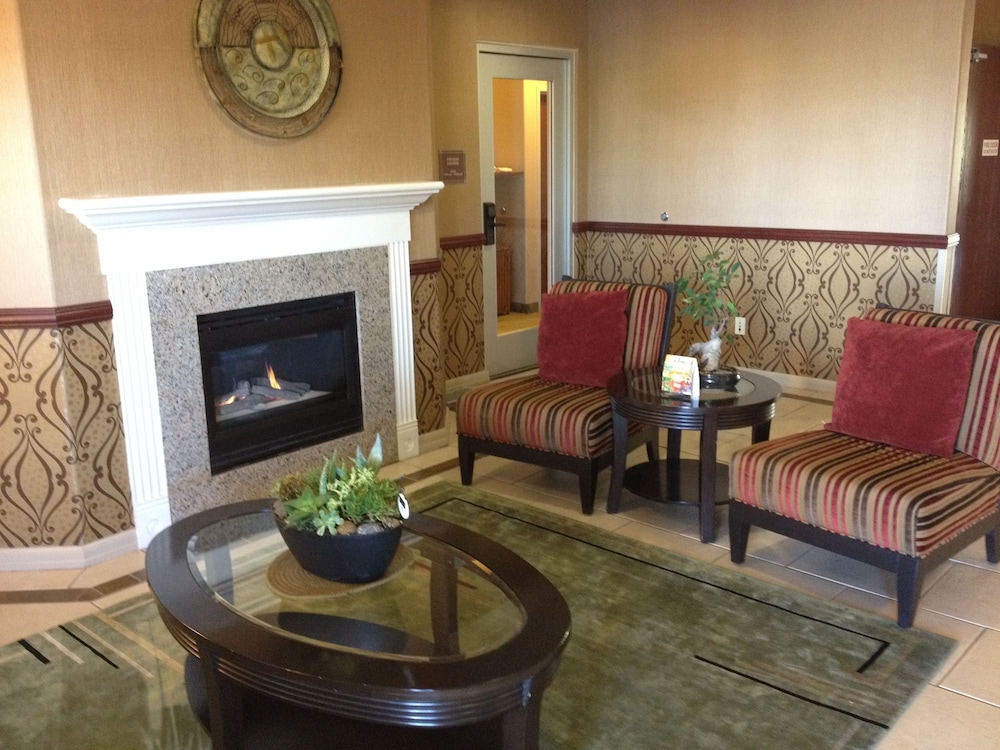 Comfort Suites Near Six Flags Magic Mountain 20/30