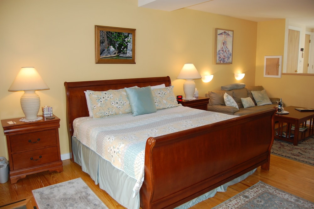 Shaker Mill Inn 13/50