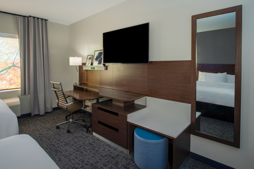 Fairfield Inn & Suites by Marriott Houston Katy 42/43