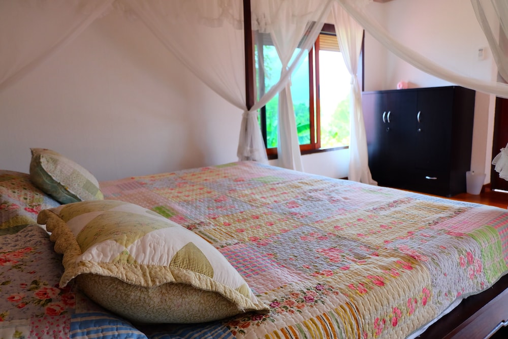 2 BEDROOMS, CONNECTING, DELUXE