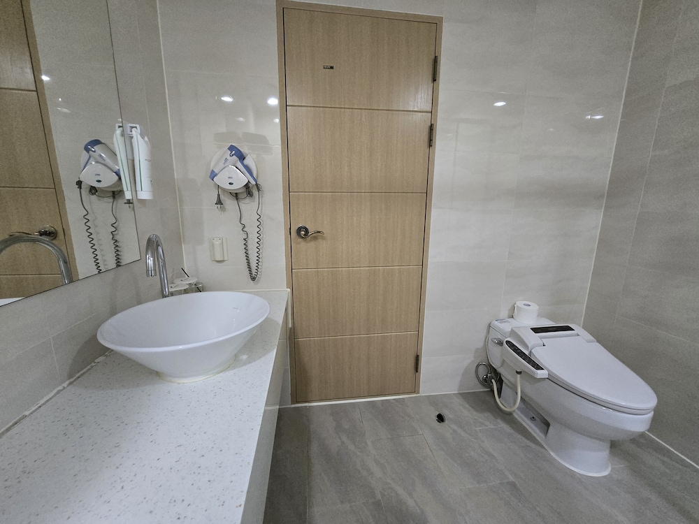 Narsha Hotel 48/53
