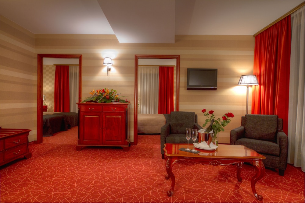 Divinus Hotel 43/71