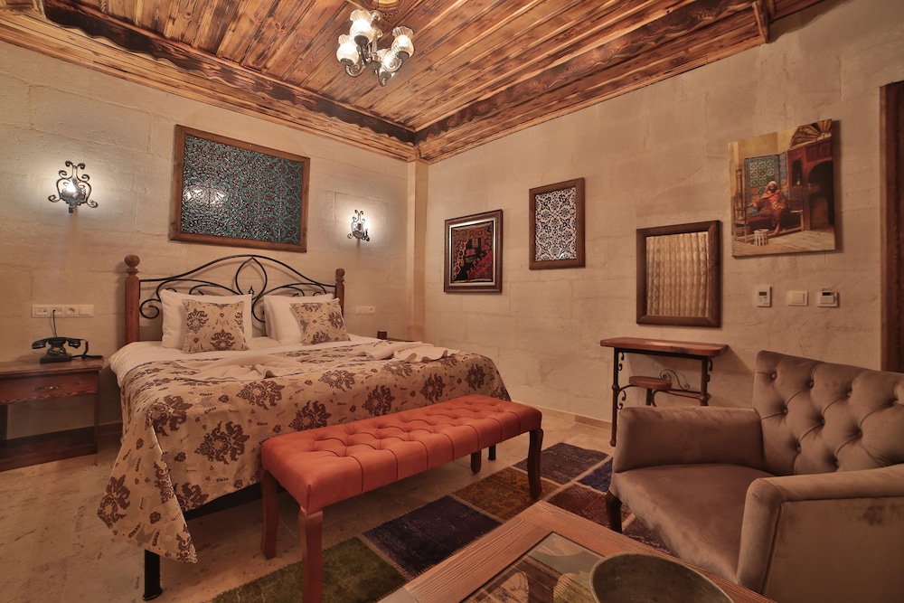 Caravanserai Inn Hotel 26/50