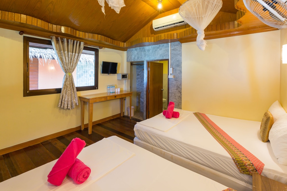 BOTTLE BEACH 1 RESORT 17/74