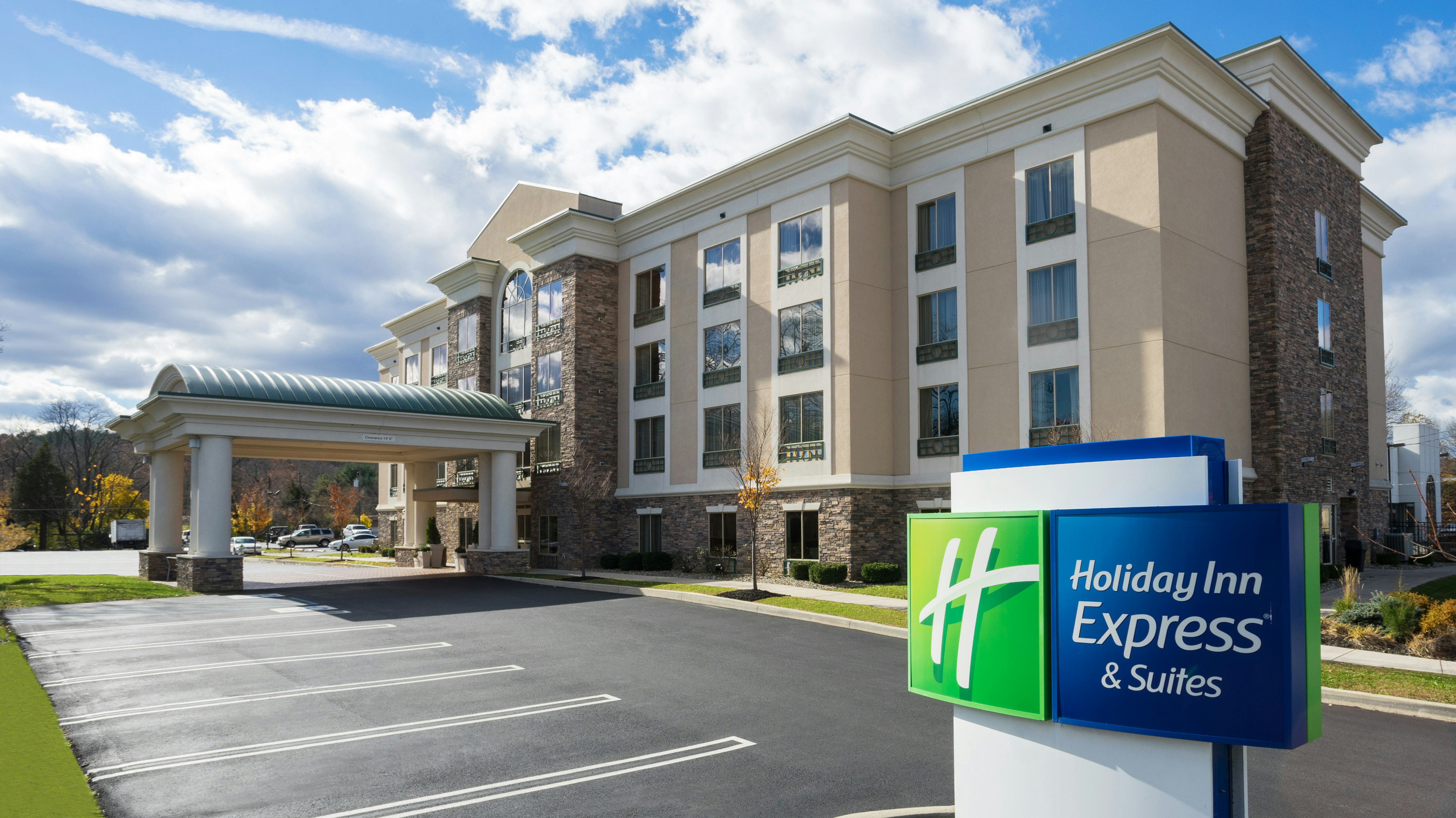 Holiday Inn Express Hotel & Suites Stroudsburg-Poconos 55/56