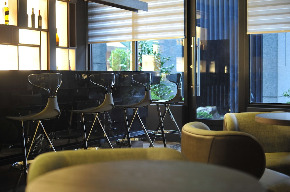 Hotel In 41/52
