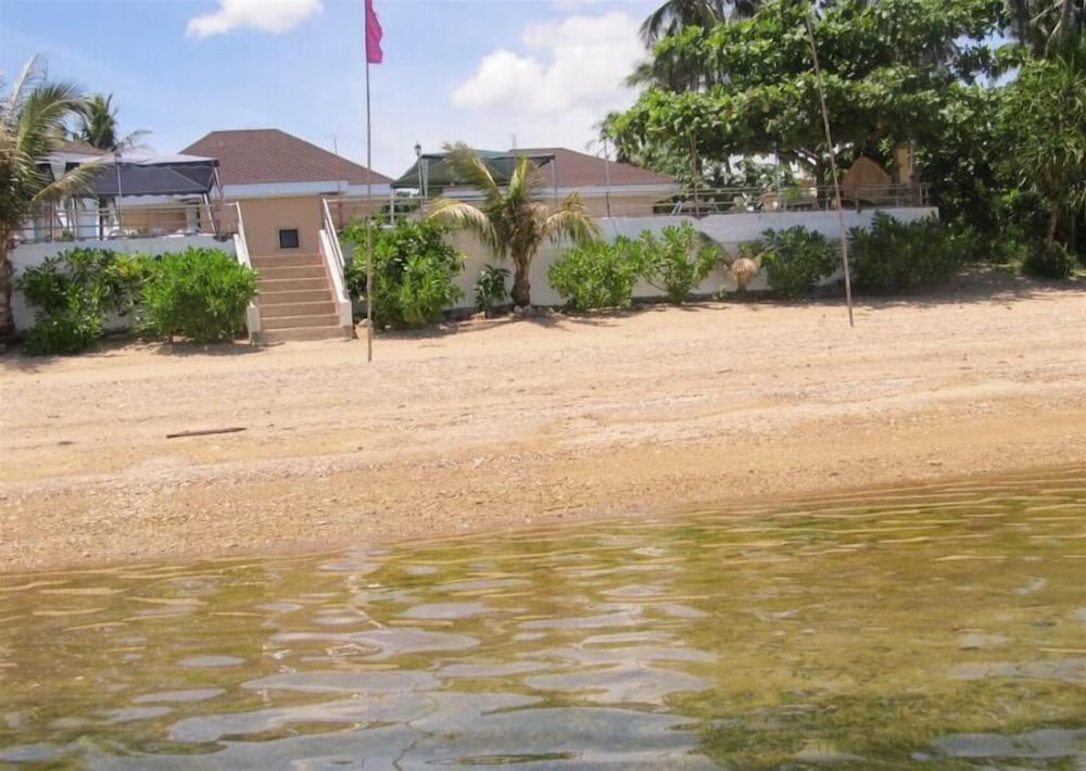 Ucoy Beach Resort 16/38
