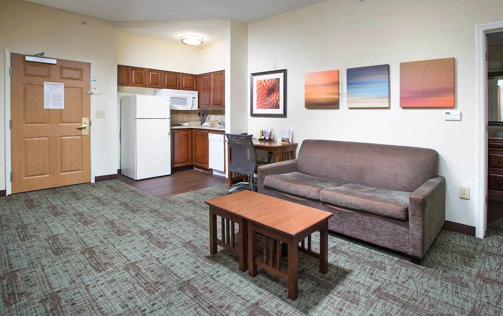 STAYBRIDGE SUITES AUGUSTA 47/64