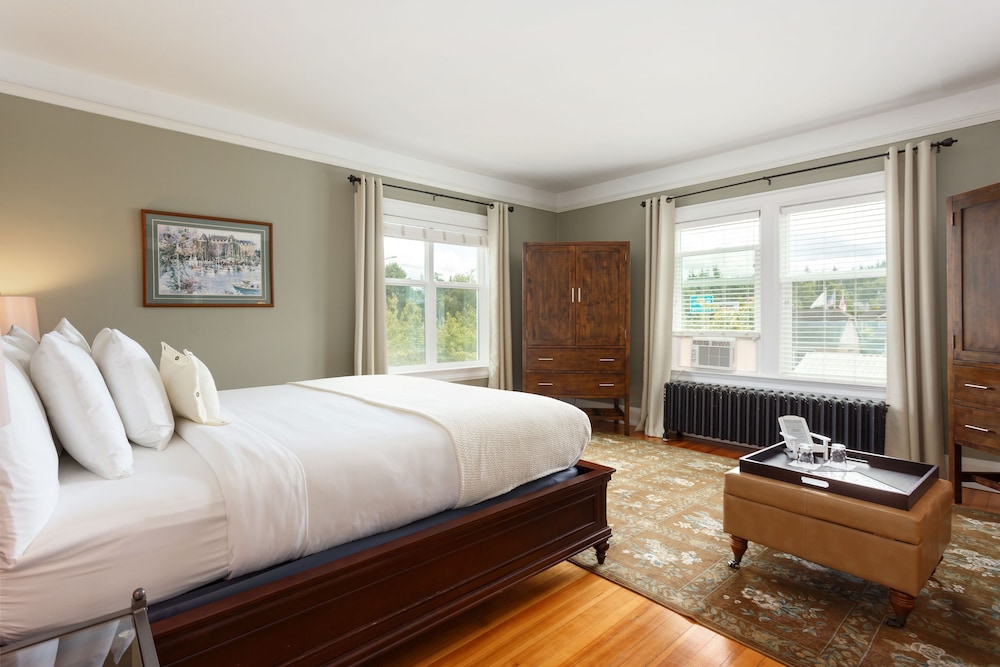 Nantucket Inn 11/50