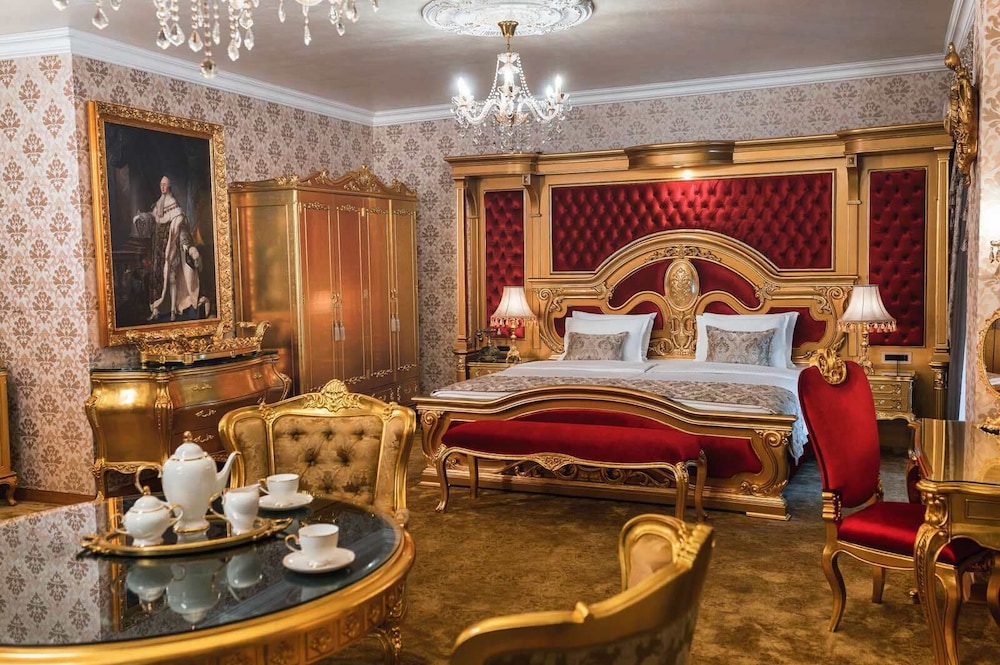 Suite, King Bed, VIP Floor