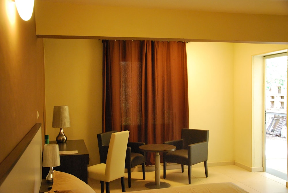 HOTEL TERMINUS 39/54