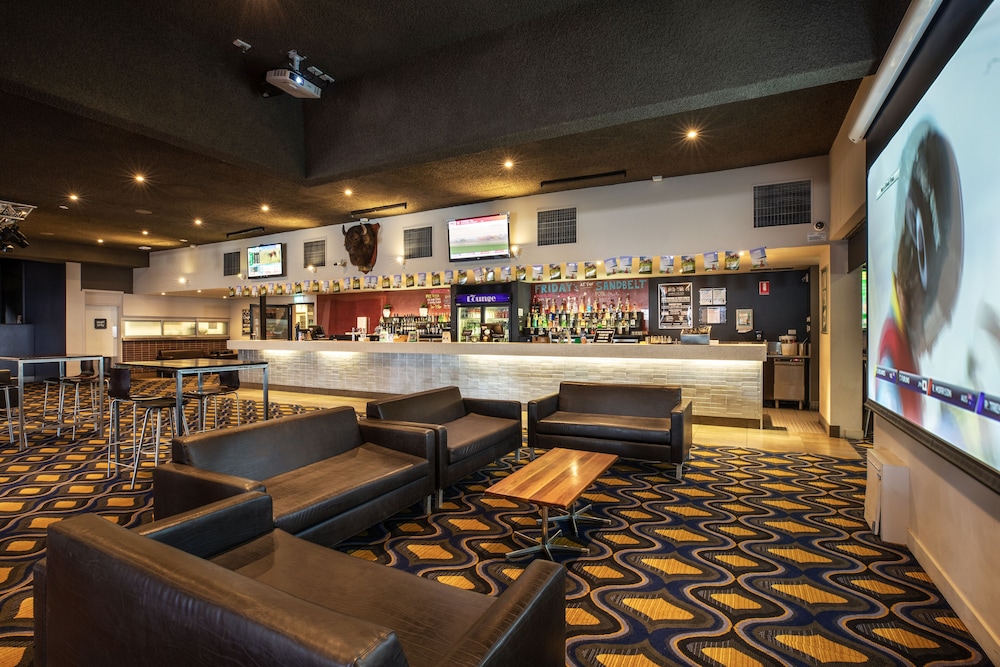 Nightcap at Sandbelt Hotel 56/74