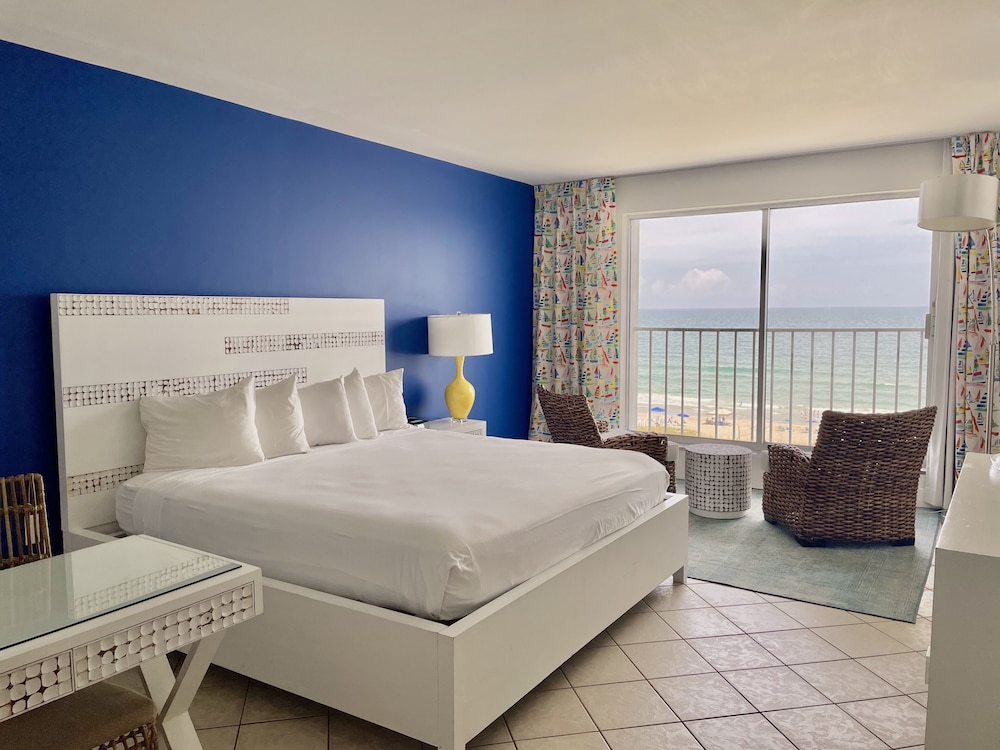 Blockade Runner Beach Resort 25/70