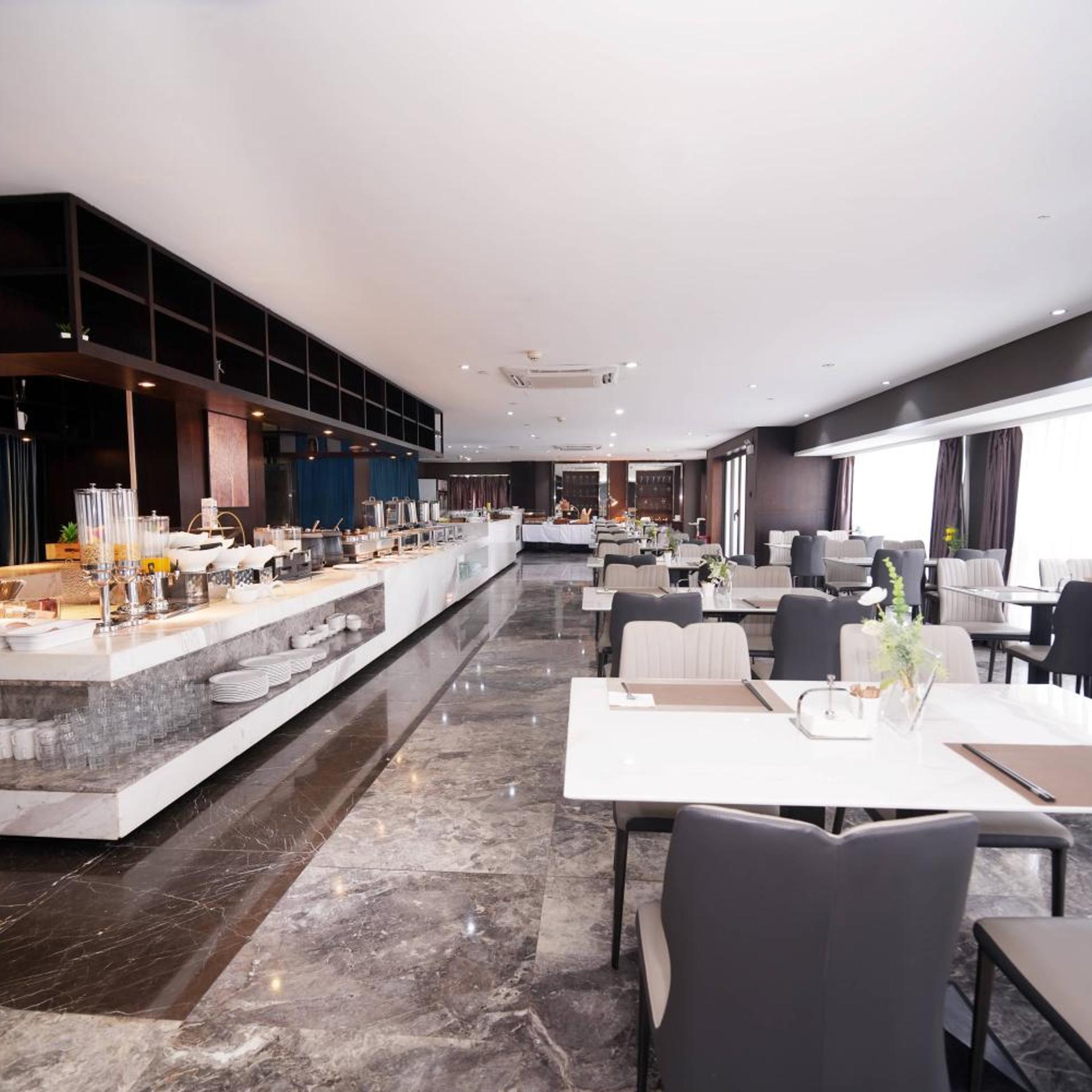 Zhonghao International Hotel 48/55