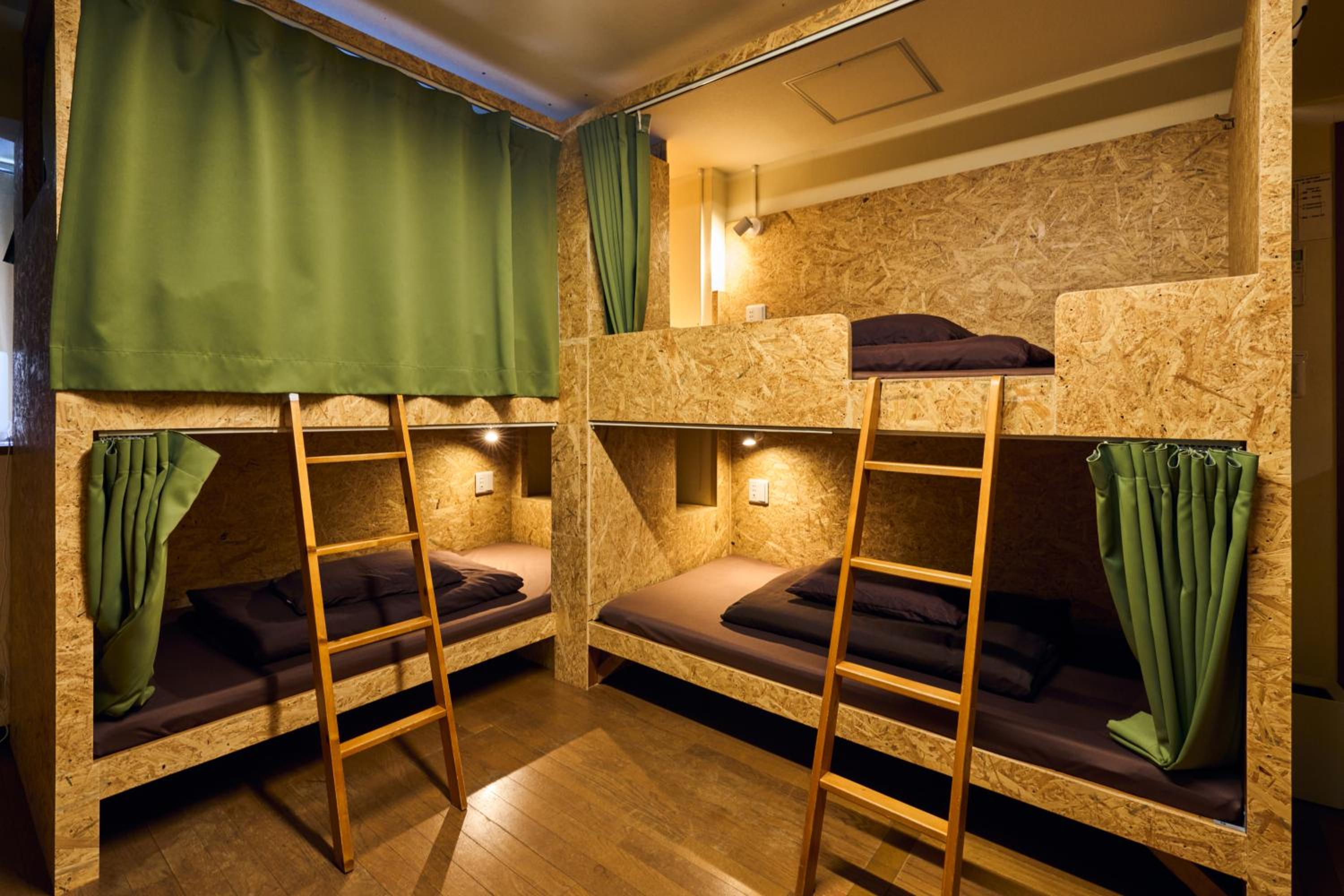 Female Dorm, Female Only