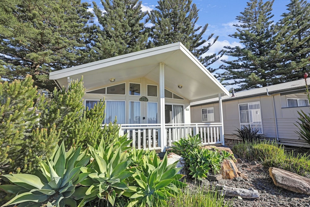 Kendalls on the Beach Holiday Park 5/50