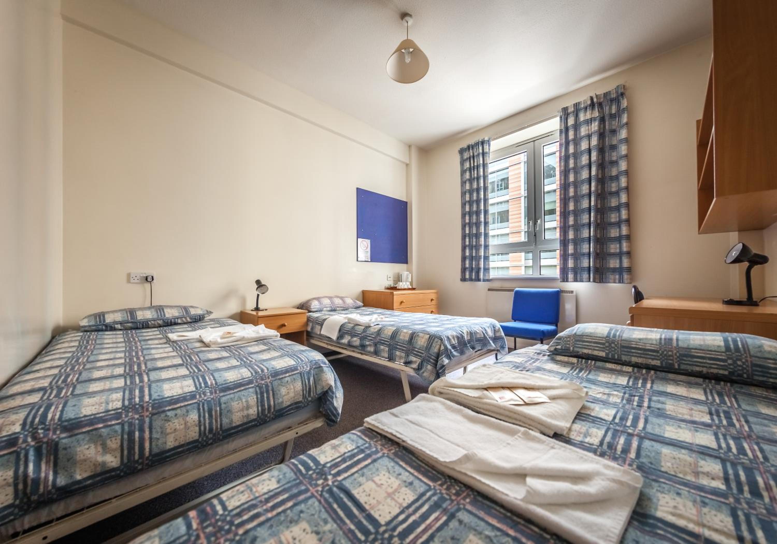 Room, Triple