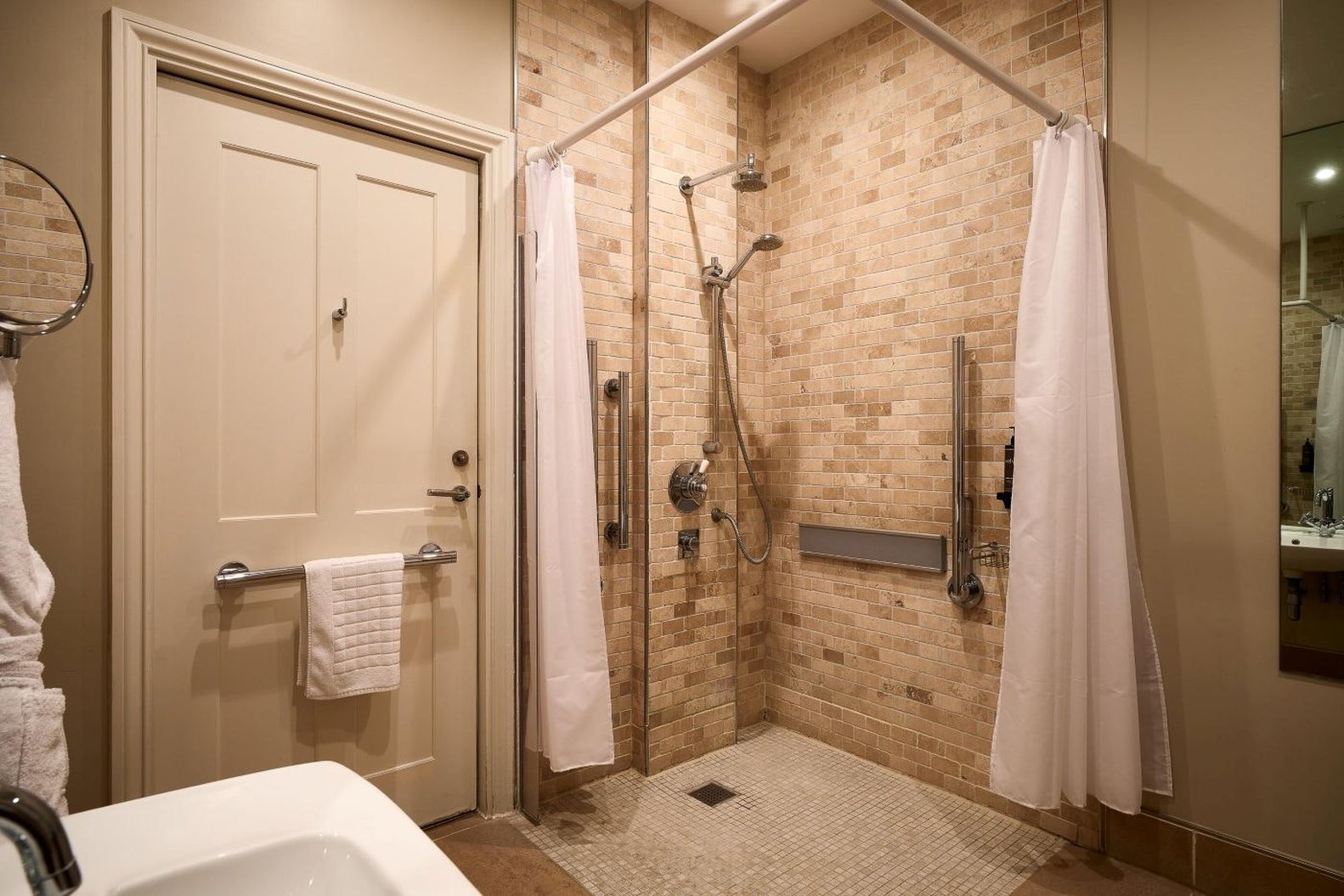 Bowood Hotel and Spa 20/22