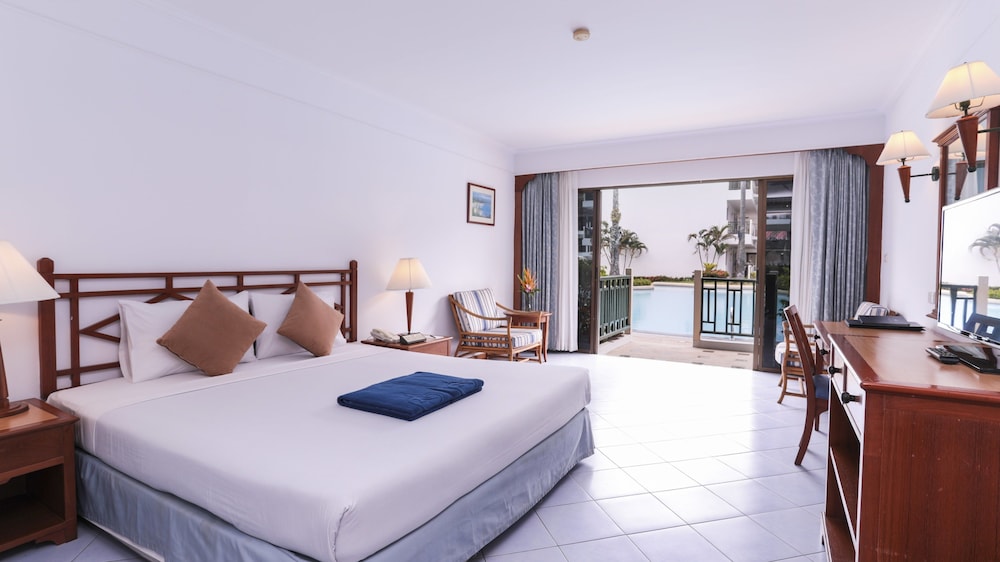 Amora Beach Resort Phuket 22/75