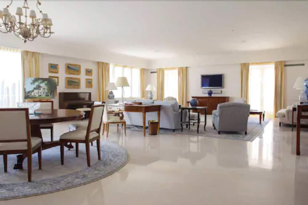 Cap Estel 57/77