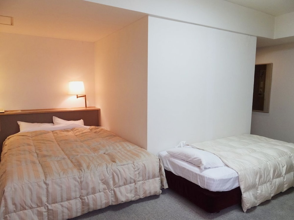 Atami New Fujiya Hotel 10/60