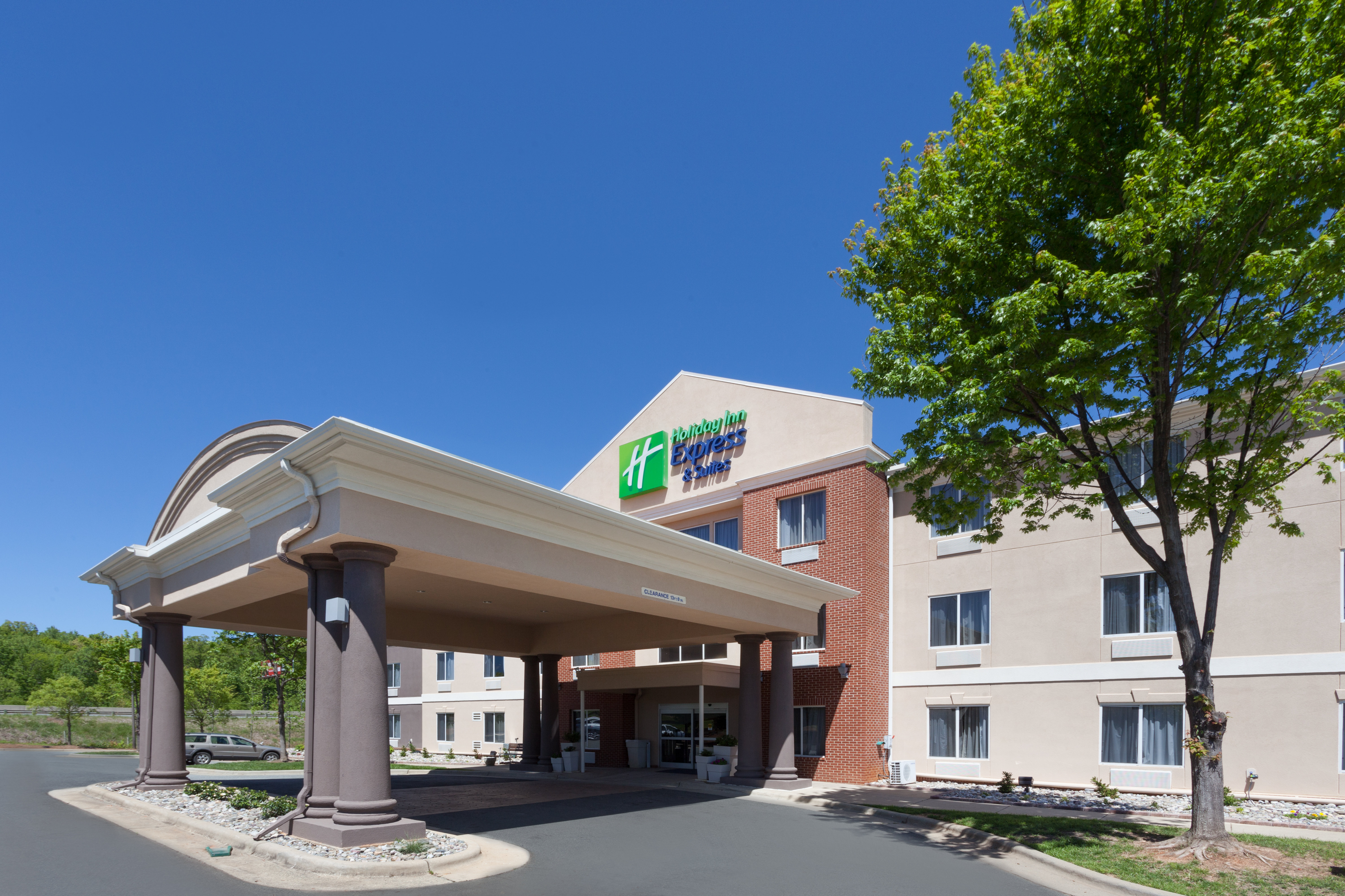 Holiday Inn Express Hotel Suites Mebane 3/62